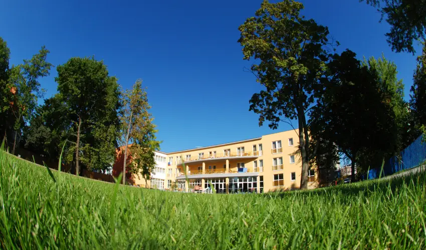 Hunguest Hotel Apollo Hajdszoboszl - Kedvezmnyes r csaldok rszre reggelivel (1 jtl)