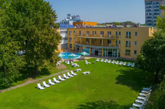 Hunguest Hotel Apollo - Kedvezmnyes r csaldok rszre reggelivel (1 jtl)
