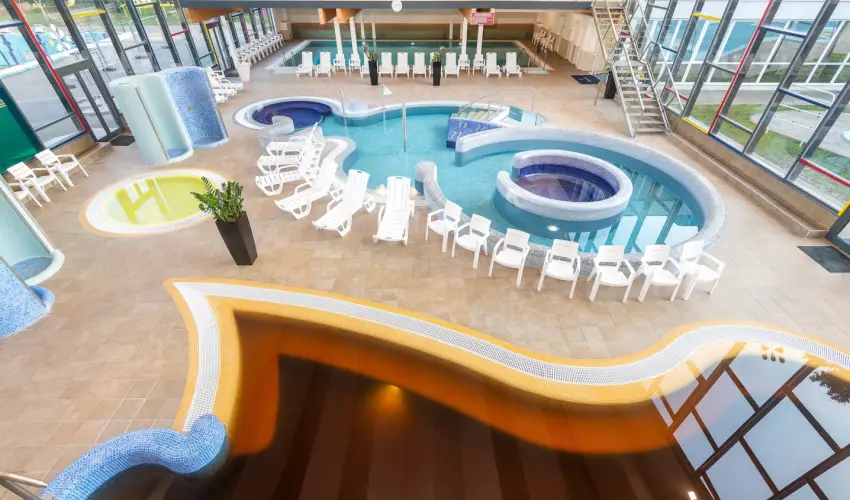 Hunguest Hotel Apollo Hajdszoboszl - Kedvezmnyes r csaldok rszre reggelivel (1 jtl)