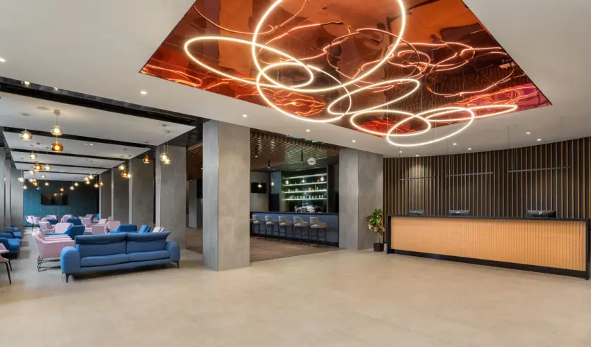 Hunguest Hotel Apollo Hajdszoboszl - Kedvezmnyes r csaldok rszre reggelivel (1 jtl)