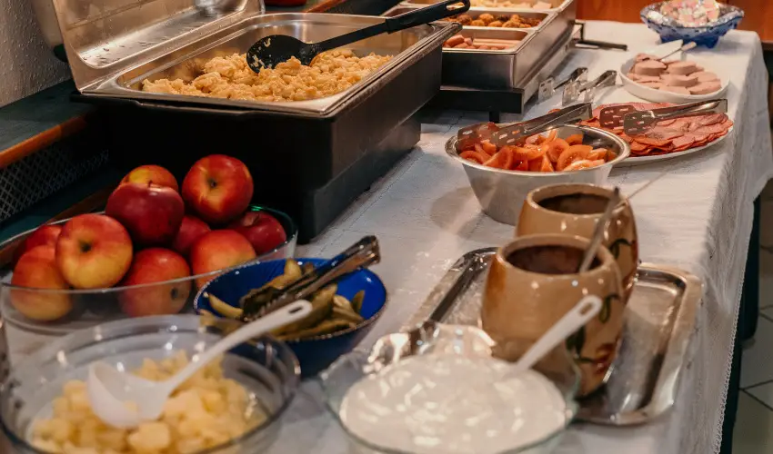 Tisza Sport Hotel Szeged - Kedvezmnyes r csaldok rszreak reggelis elltssal (1 jtl)