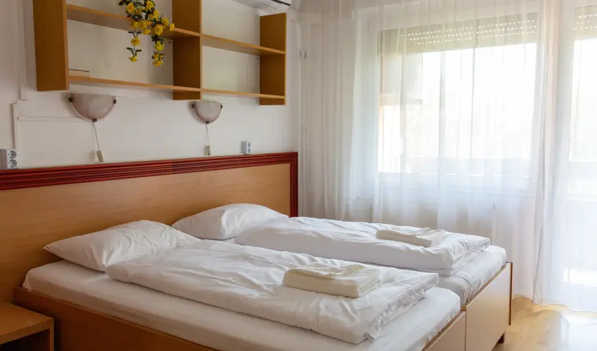 Tisza Sport Hotel Szeged - Kedvezmnyes r csaldok rszreak reggelis elltssal (1 jtl)