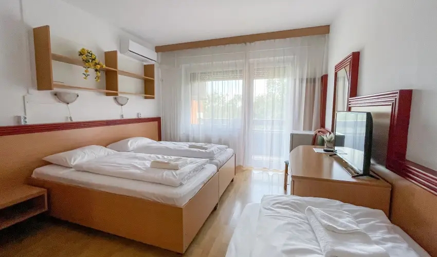 Tisza Sport Hotel Szeged - Kedvezmnyes r csaldok rszreak reggelis elltssal (1 jtl)