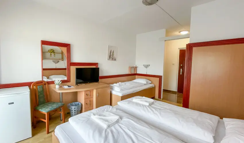 Tisza Sport Hotel Szeged - Kedvezmnyes r csaldok rszreak reggelis elltssal (1 jtl)