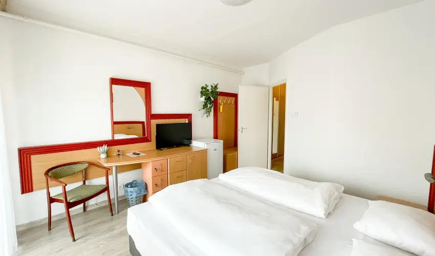 Tisza Sport Hotel Szeged - Kedvezmnyes r csaldok rszreak reggelis elltssal (1 jtl)