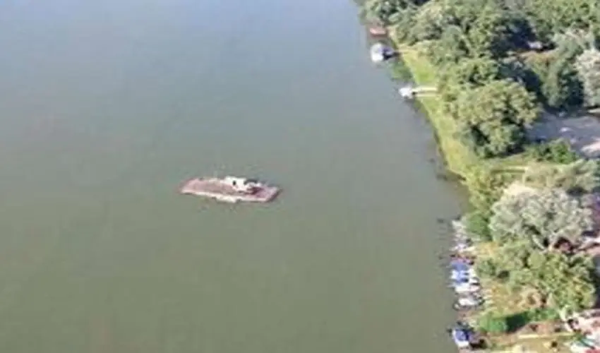 Tiszacsegei Halszcsrda s Panzi  Tiszacsege - Kedvezmnyes r csaldok rszreak reggelivel (1 jtl)