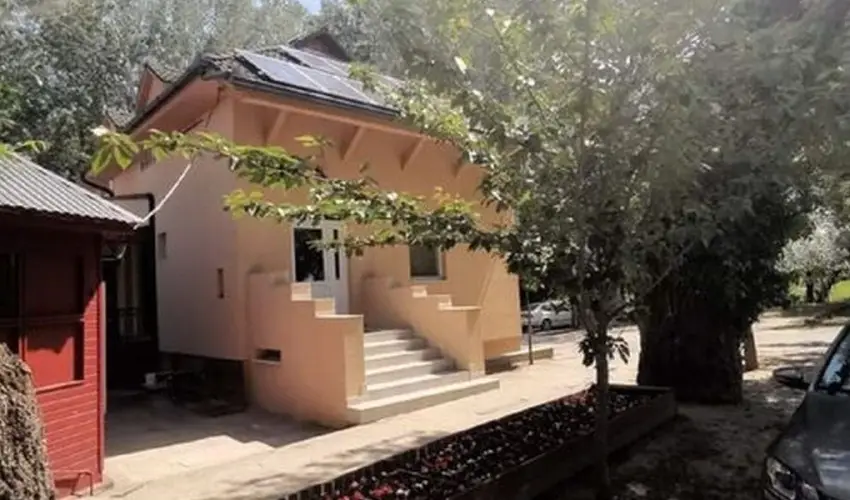 Tiszacsegei Halszcsrda s Panzi  Tiszacsege - Kedvezmnyes r csaldok rszreak reggelivel (1 jtl)