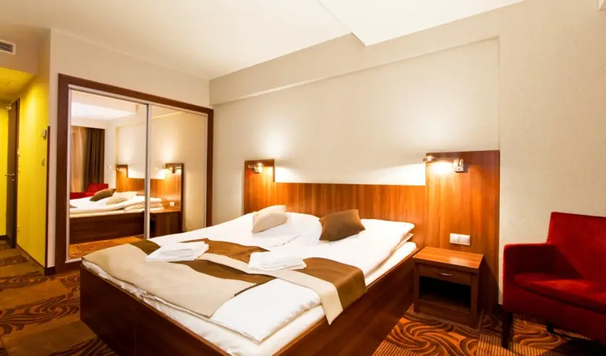 T Wellness Hotel Bnk - Egy jszaks wellness flpanzival