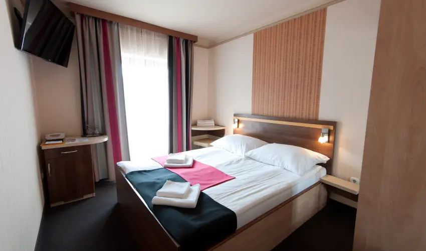 T Wellness Hotel Bnk - Egy jszaks wellness flpanzival