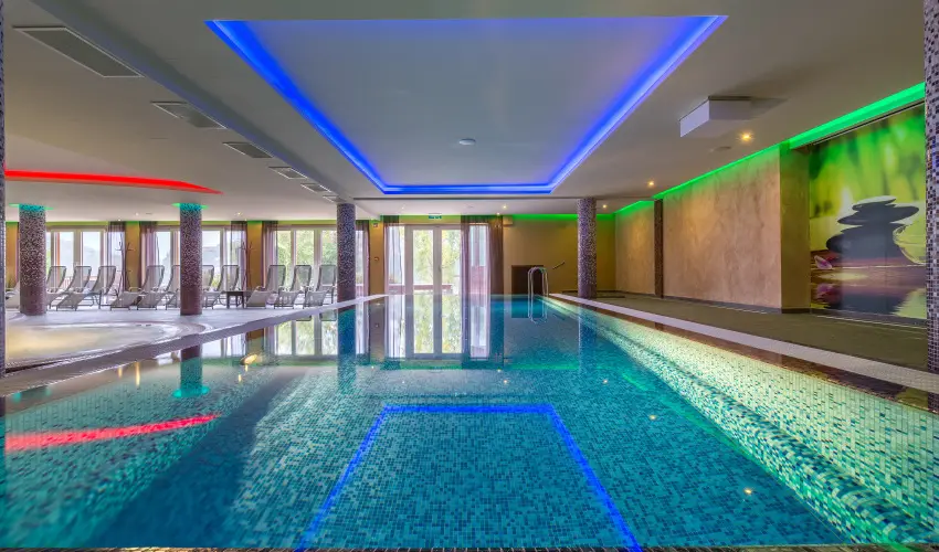 T Wellness Hotel Bnk - Egy jszaks wellness flpanzival