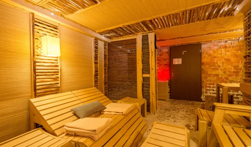 T Wellness Hotel Bnk - Egy jszaks wellness flpanzival