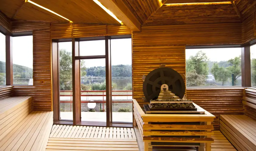 T Wellness Hotel Bnk - Egy jszaks wellness flpanzival