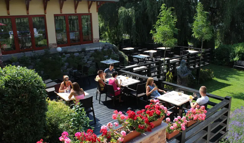 T Wellness Hotel Bnk - Egy jszaks wellness flpanzival