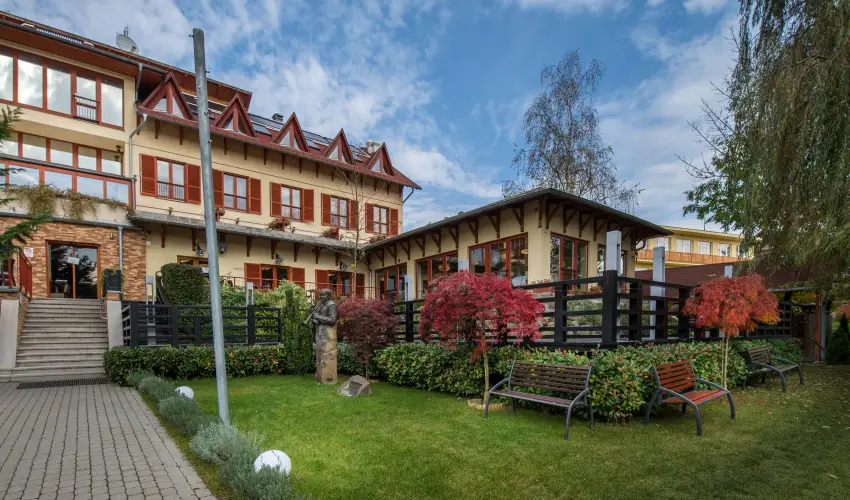 T Wellness Hotel Bnk - Egy jszaks wellness flpanzival