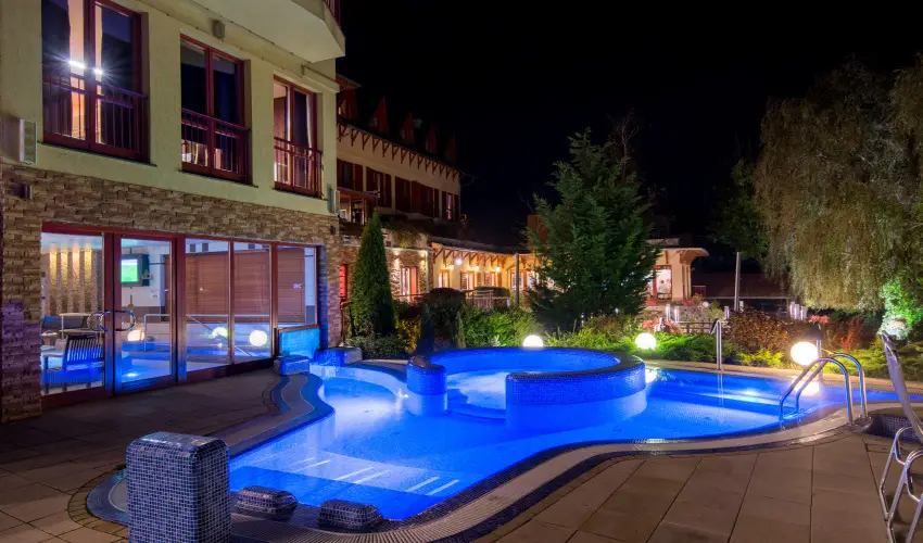 T Wellness Hotel Bnk - Egy jszaks wellness flpanzival