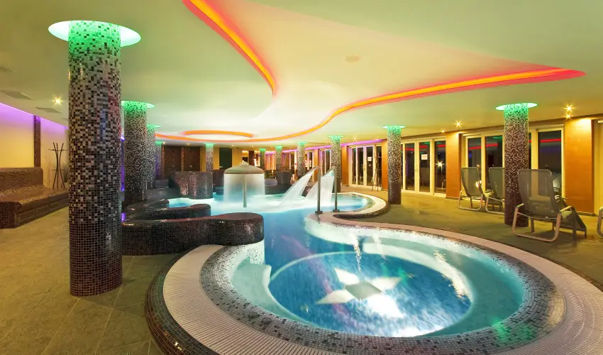 T Wellness Hotel Bnk - Egy jszaks wellness flpanzival