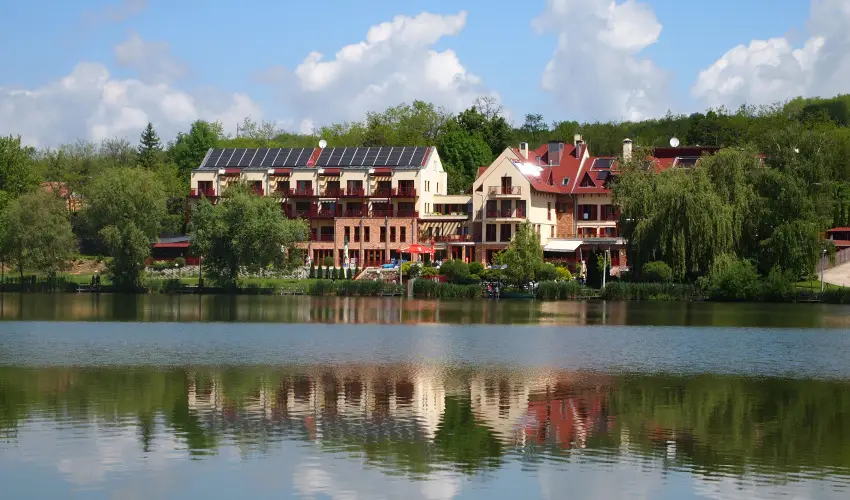 T Wellness Hotel Bnk - Egy jszaks wellness flpanzival