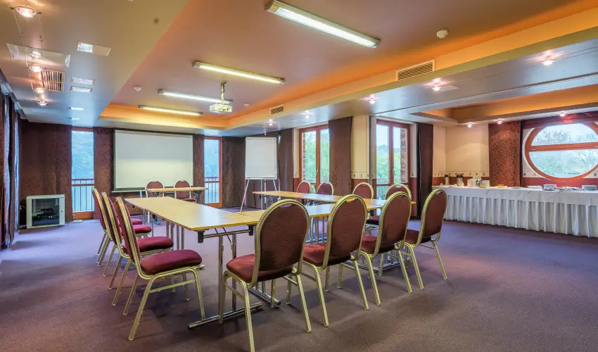 T Wellness Hotel Bnk - Egy jszaks wellness flpanzival