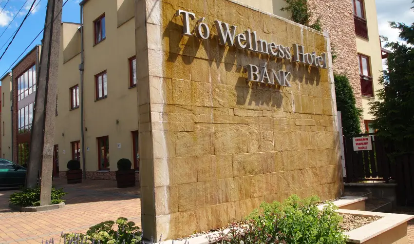 T Wellness Hotel Bnk - Egy jszaks wellness flpanzival