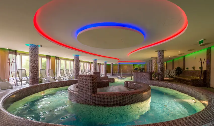 T Wellness Hotel Bnk - Egy jszaks wellness flpanzival