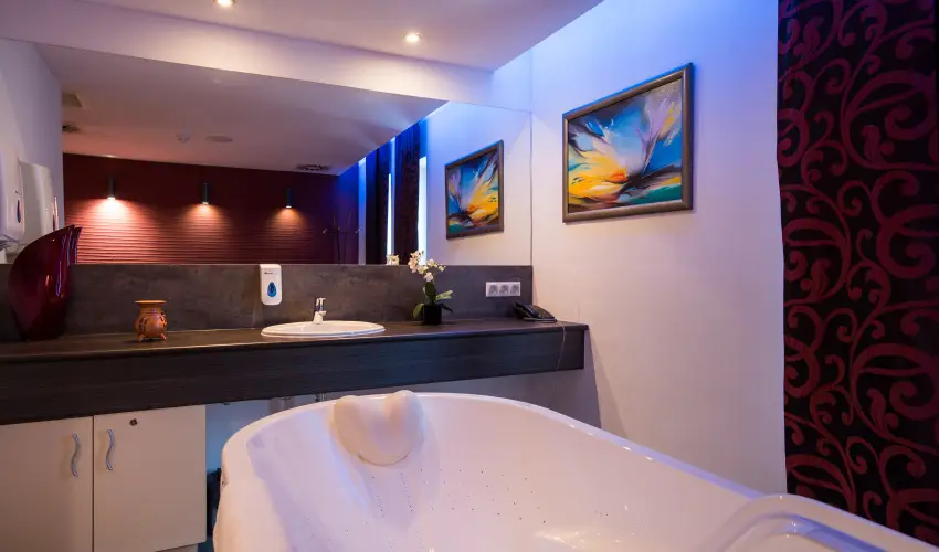 T Wellness Hotel Bnk - Egy jszaks wellness flpanzival