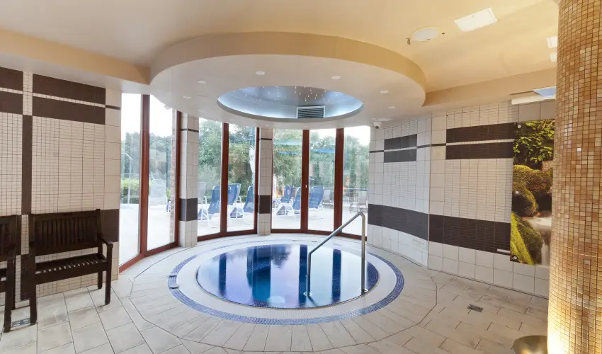 T Wellness Hotel Bnk - Egy jszaks wellness flpanzival