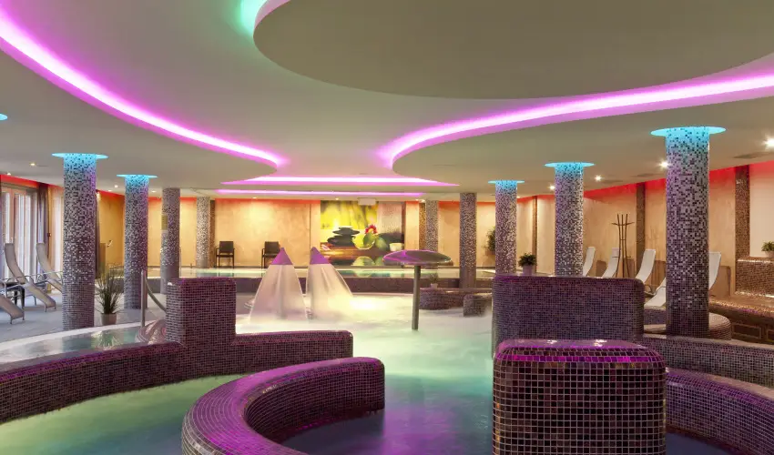 T Wellness Hotel Bnk - Egy jszaks wellness flpanzival