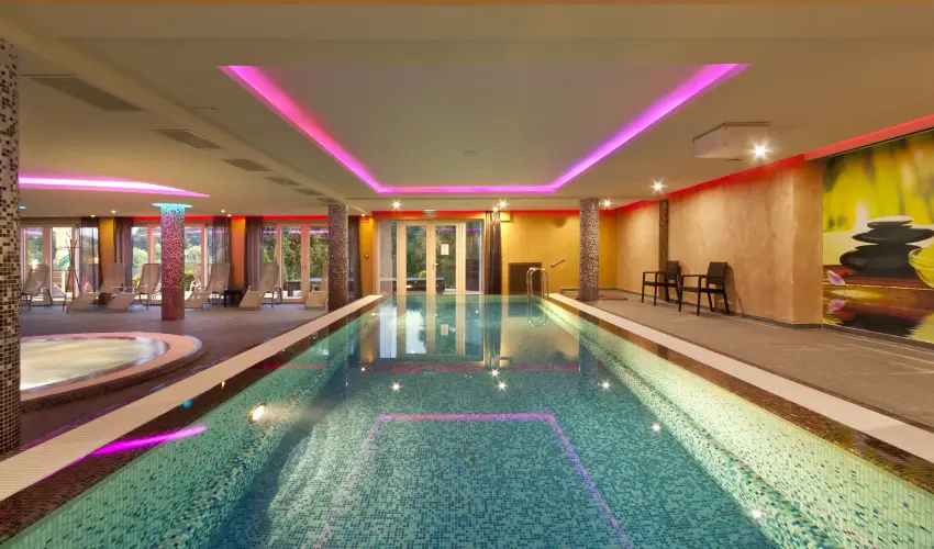 T Wellness Hotel Bnk - Egy jszaks wellness flpanzival