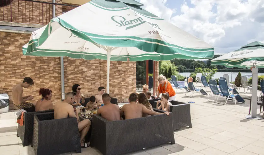 T Wellness Hotel Bnk - Egy jszaks wellness flpanzival