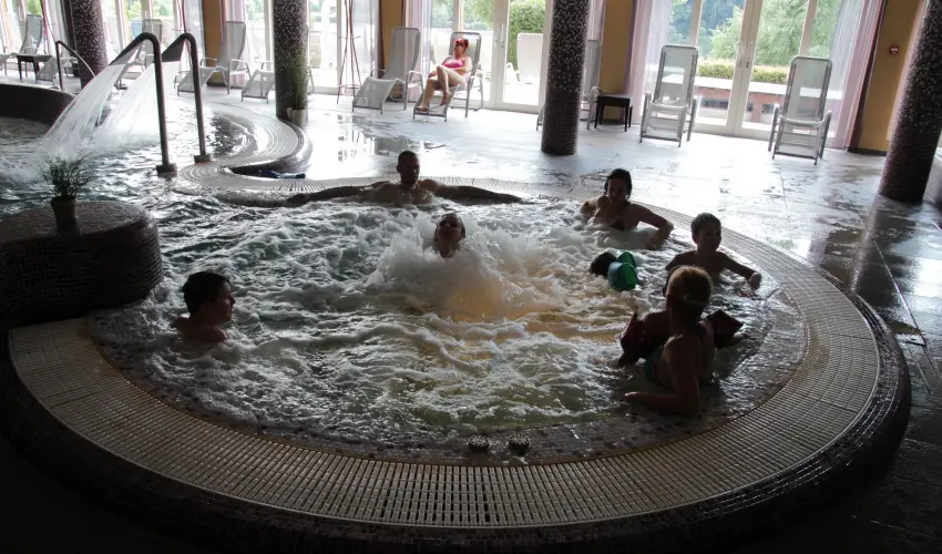 T Wellness Hotel Bnk - Egy jszaks wellness flpanzival