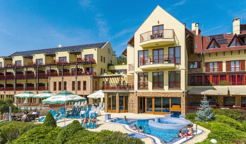 T Wellness Hotel Bnk - Egy jszaks wellness flpanzival