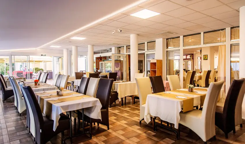 Venus Hotel Zalakaros - Kedvezmnyes r csaldok rszreak flpanzis elltssal (1 jtl)