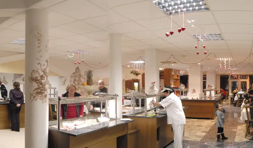 Venus Hotel Zalakaros - Kedvezmnyes r csaldok rszreak flpanzis elltssal (1 jtl)