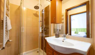 Veritas Apartmanh�z Zam�rdi