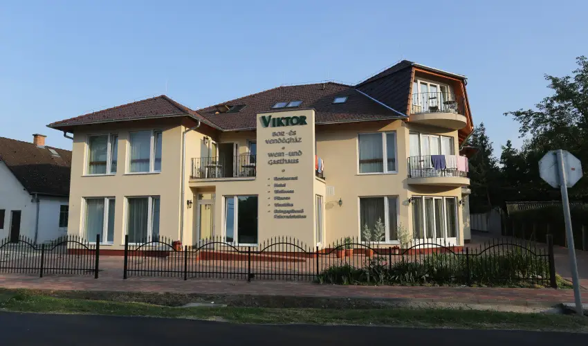 Viktor Bor- �s Vend�gh�z Balatonm�riaf�rd� - Kedvezm�nyes csomag (min. 2 �j)