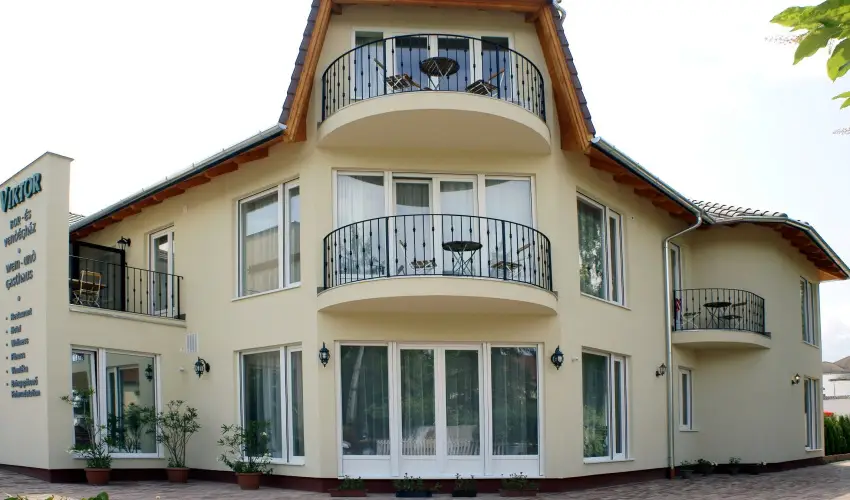 Viktor Bor- �s Vend�gh�z Balatonm�riaf�rd� - Kedvezm�nyes csomag (min. 2 �j)