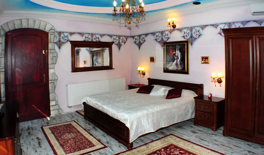 Hotel Villa Classica P�pa - Kedvezm�nyes �r csal�dok r�sz�reak reggelis ell�t�ssal (1 �jt�l)