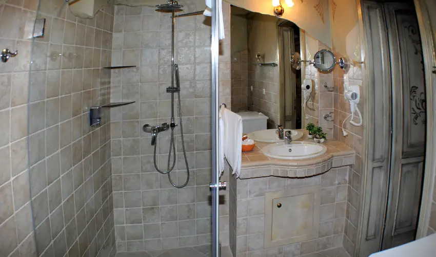 Hotel Villa Classica P�pa - Kedvezm�nyes �r csal�dok r�sz�reak reggelis ell�t�ssal (1 �jt�l)