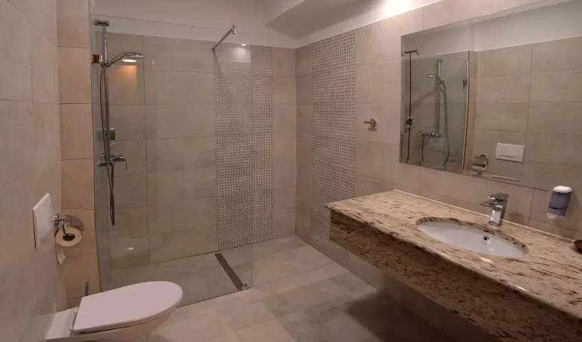 Hotel Villa Classica P�pa - Kedvezm�nyes �r csal�dok r�sz�reak reggelis ell�t�ssal (1 �jt�l)