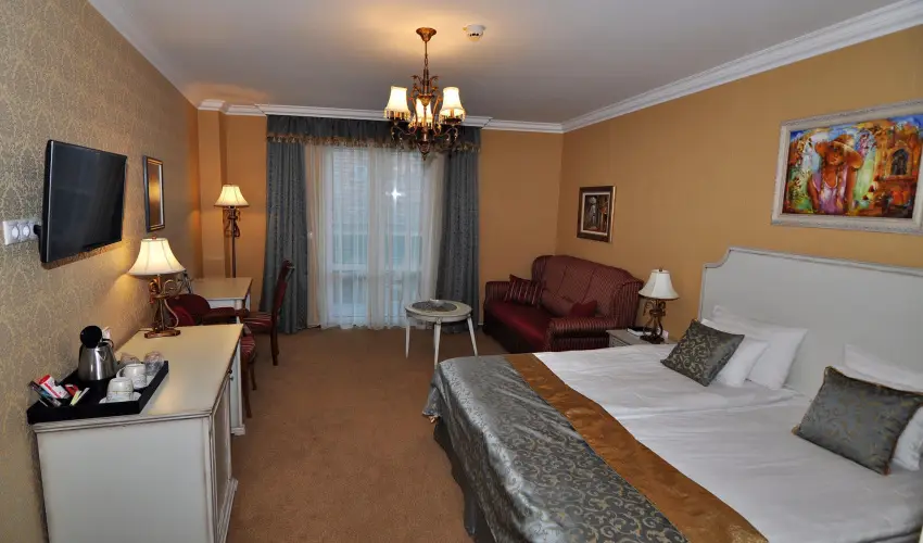 Hotel Villa Classica P�pa - Kedvezm�nyes �r csal�dok r�sz�reak reggelis ell�t�ssal (1 �jt�l)