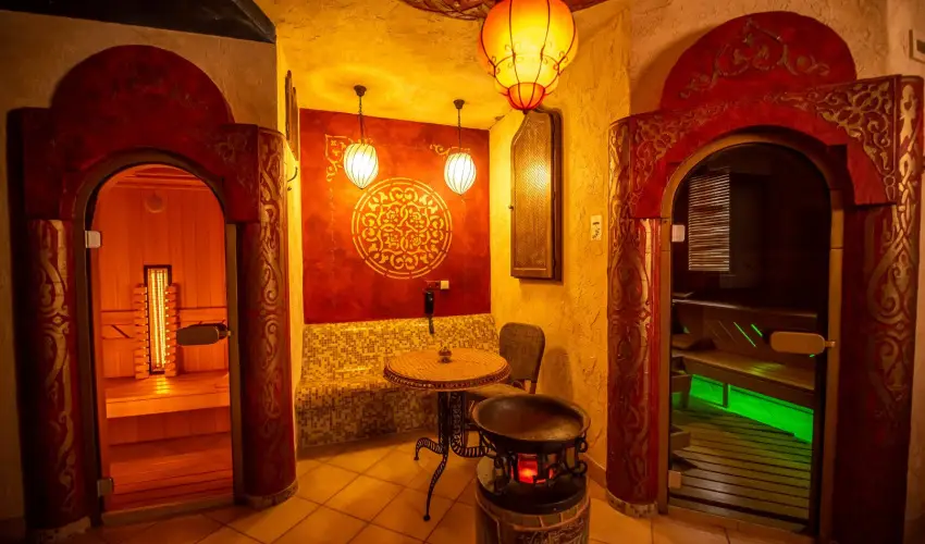 Hotel Villa Classica P�pa - Kedvezm�nyes �r csal�dok r�sz�reak reggelis ell�t�ssal (1 �jt�l)