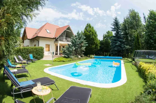 Villa Oliva Boutique Rooms - Kedvezm�nyes �r csal�dok r�sz�reak reggelis ell�t�ssal (1 �jt�l)