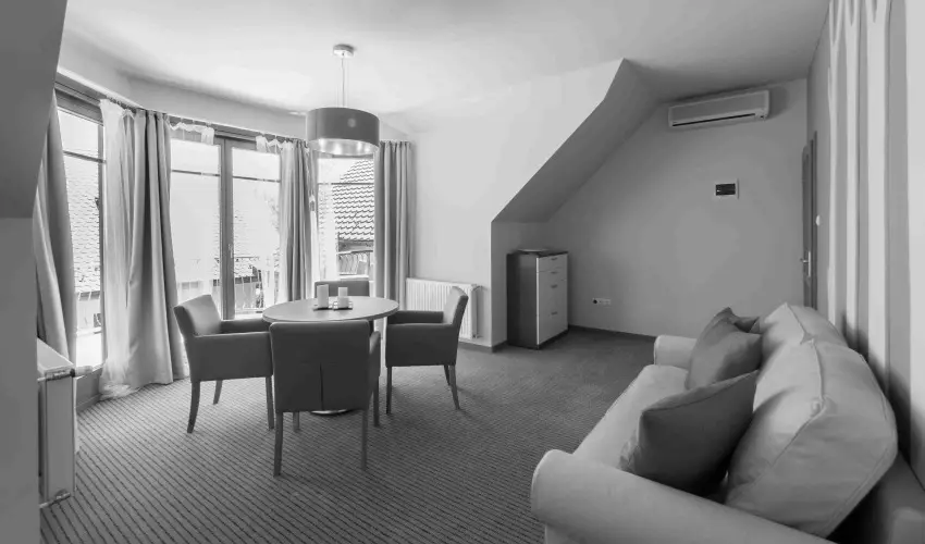 Villa Oliva Boutique Rooms Zam�rdi - Kedvezm�nyes �r csal�dok r�sz�reak reggelis ell�t�ssal (1 �jt�l)
