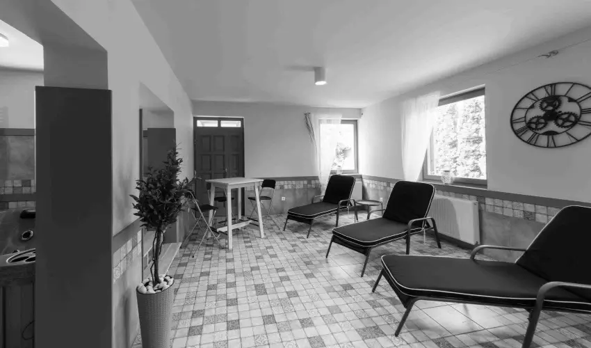 Villa Oliva Boutique Rooms Zam�rdi - Kedvezm�nyes �r csal�dok r�sz�reak reggelis ell�t�ssal (1 �jt�l)