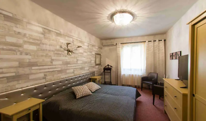 Villa Oliva Boutique Rooms Zam�rdi - Kedvezm�nyes �r csal�dok r�sz�reak reggelis ell�t�ssal (1 �jt�l)