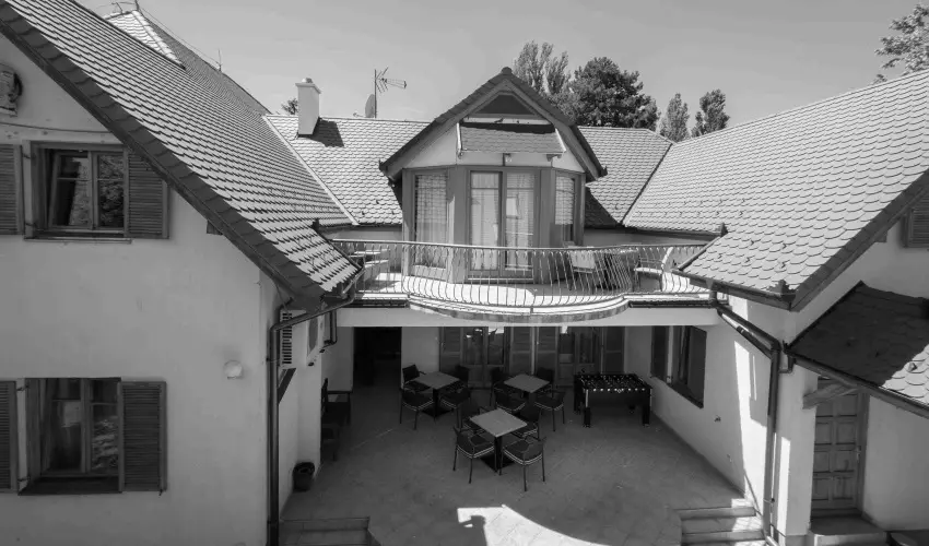 Villa Oliva Boutique Rooms Zam�rdi - Kedvezm�nyes �r csal�dok r�sz�reak reggelis ell�t�ssal (1 �jt�l)