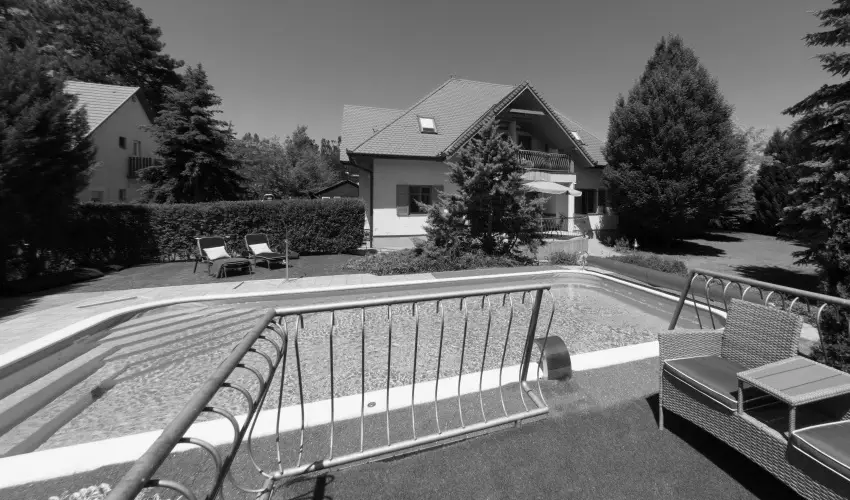 Villa Oliva Boutique Rooms Zam�rdi - Kedvezm�nyes �r csal�dok r�sz�reak reggelis ell�t�ssal (1 �jt�l)