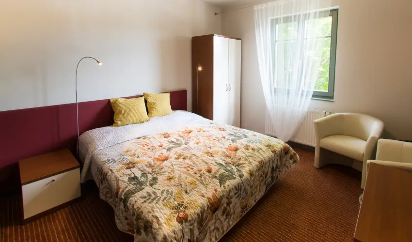 Villa Oliva Boutique Rooms Zam�rdi - Kedvezm�nyes �r csal�dok r�sz�reak reggelis ell�t�ssal (1 �jt�l)