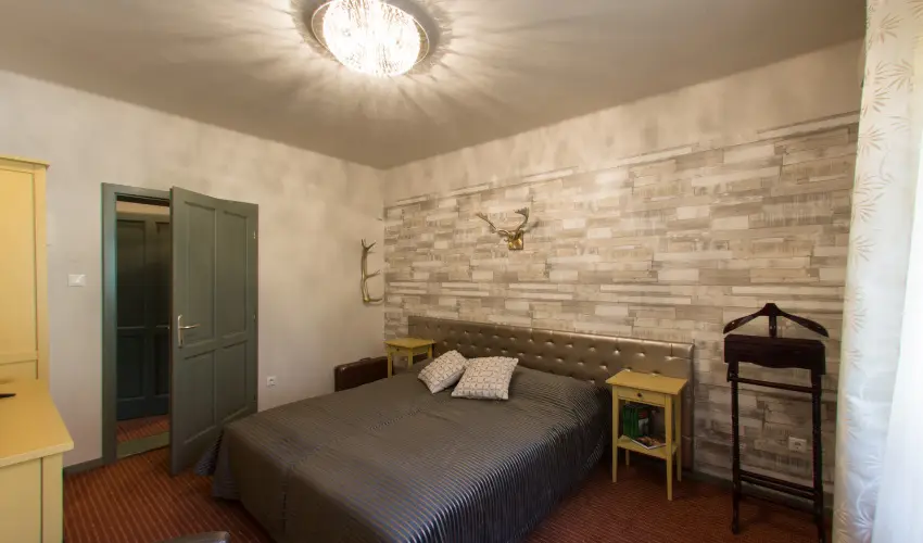 Villa Oliva Boutique Rooms Zam�rdi - Kedvezm�nyes �r csal�dok r�sz�reak reggelis ell�t�ssal (1 �jt�l)