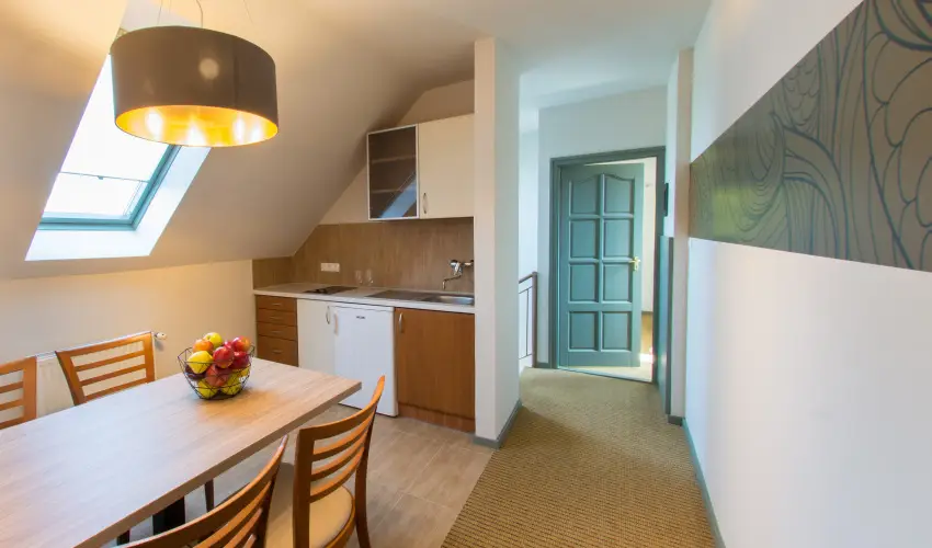 Villa Oliva Boutique Rooms Zam�rdi - Kedvezm�nyes �r csal�dok r�sz�reak reggelis ell�t�ssal (1 �jt�l)